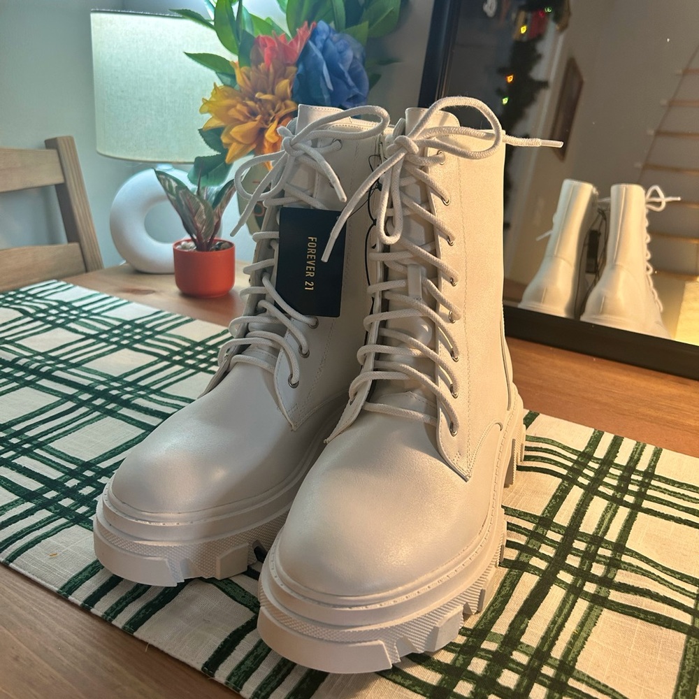 NWT Forever 21 Combat Boots sz 10